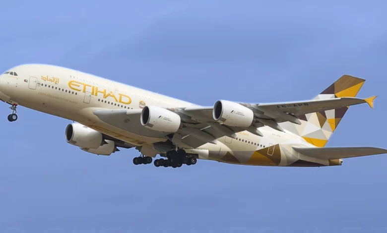 للمرة-الأولى-في-تاريخها.-الاتحاد-للطيران-تُحلق-بطائرتها-العملاقة-a380-إلى-طوكيو